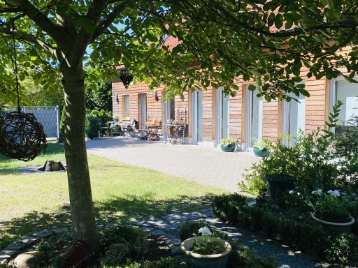 Außenbereich -Terrasse - Garten Ferienwohnung Enspannungszeit, Neustrelitz, Kluger See, Klein Trebbow, Mecklenburger Seenlandschaft, naturnah, stadtnah