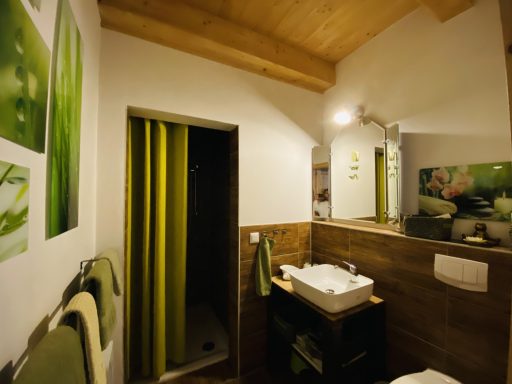 Innenbereich - Bad Ferienwohnung Enspannungszeit, Neustrelitz, Kluger See, Klein Trebbow, Mecklenburger Seenlandschaft, naturnah, stadtnah