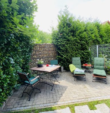 Außenbereich - Gästeterrasse Ferienwohnung Enspannungszeit, Neustrelitz, Kluger See, Klein Trebbow, Mecklenburger Seenlandschaft, naturnah, stadtnah